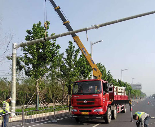 道路監(jiān)控桿安裝